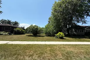 138 N Rensselaer Ave, Griffith, IN 46319 - Photo 1