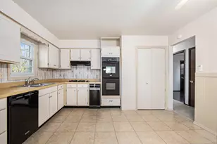 71 Tanglewood Trail, Valparaiso, IN 46385 - Photo 9