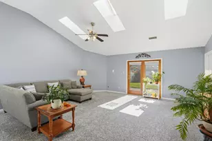 239 Laura Ln, Hobart, IN 46342 - Photo 5