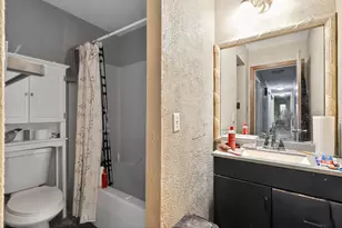 1404 Utica-Sellersburg Rd, Jeffersonville, IN 47130 - Photo 15