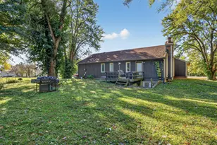 1404 Utica-Sellersburg Rd, Jeffersonville, IN 47130 - Photo 5