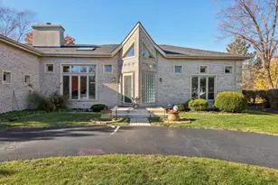 828 Royal Dublin Ln, Dyer, IN 46311 - Photo 5