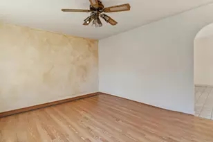 8132 Sycamore Ave, Highland, IN 46322 - Photo 5