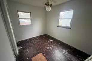 1303 W Cleveland Ave, Hobart, IN 46342 - Photo 7