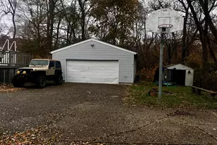 33 N Illinois St, Hobart, IN 46342 - Photo 15