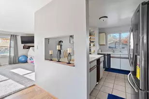 642 Omega Dr, Crown Point, IN 46307 - Photo 3