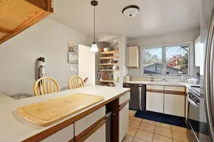 642 Omega Dr, Crown Point, IN 46307 - Photo 5