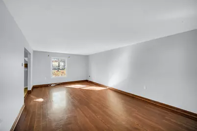 397 W Millport Drive, Valparaiso, IN 46385 - Photo 7