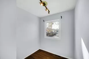 397 W Millport Dr, Valparaiso, IN 46385 - Photo 13