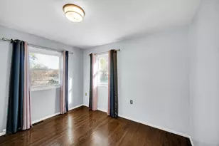 397 W Millport Dr, Valparaiso, IN 46385 - Photo 15