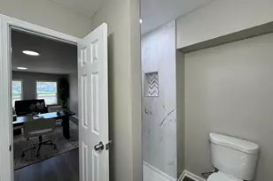 237 Krouser Dr, Valparaiso, IN 46385 - Photo 13