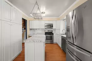 1586 Sunnyslope Dr, Crown Point, IN 46307 - Photo 9