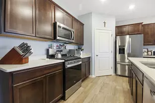 10406 Whitney Pl, Saint John, IN 46307 - Photo 5