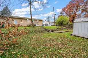 6131 Glen Dr, Merrillville, IN 46410 - Photo 27