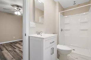 6131 Glen Dr, Merrillville, IN 46410 - Photo 17