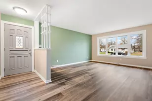 6131 Glen Dr, Merrillville, IN 46410 - Photo 3