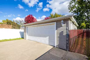 8749 Monroe Ave, Munster, IN 46321 - Photo 3