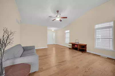 605 Hatch Lake Pkwy, Valparaiso, IN 46385 - Photo 5