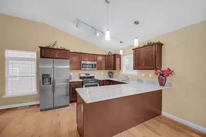 605 Hatch Lake Pkwy, Valparaiso, IN 46385 - Photo 9