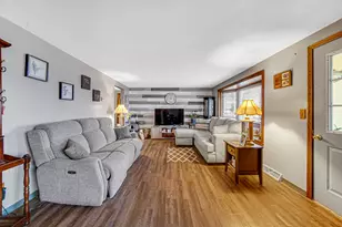 709 Beverly Dr, Hebron, IN 46341 - Photo 5