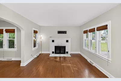 321 W Johnson Road, La Porte, IN 46350 - Photo 5