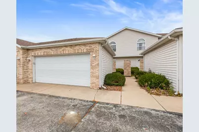 147 Mallard Pointe Drive, Valparaiso, IN 46385 - Photo 1