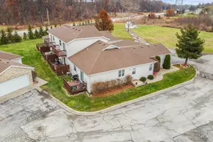 147 Mallard Pointe Dr, Valparaiso, IN 46385 - Photo 41