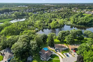 9176 W Springhill Dr, Saint John, IN 46373 - Photo 3