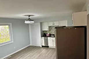 421 Sandalwood Dr, Valparaiso, IN 46385 - Photo 7