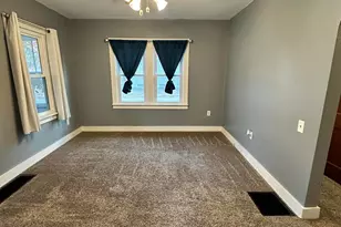 722 S Market St, Winamac, IN 46996 - Photo 9