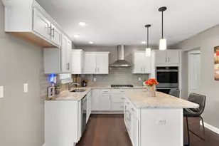 2952 N Morning Glory Ave, Rolling Prairie, IN 46371 - Photo 3