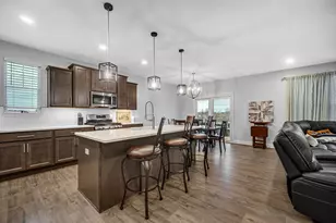 540 Lily Ct, Valparaiso, IN 46385 - Photo 7