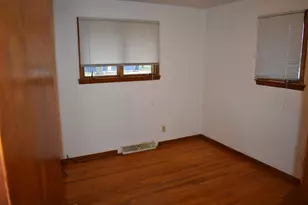 5042 Virginia St, Gary, IN 46409 - Photo 7