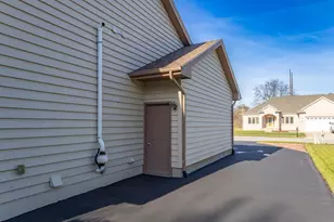 257 Pineview Ln, Valparaiso, IN 46383 - Photo 37