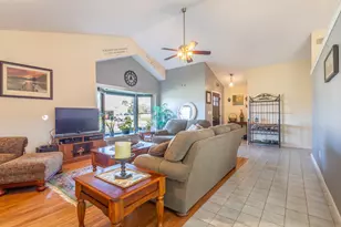 257 Pineview Ln, Valparaiso, IN 46383 - Photo 7