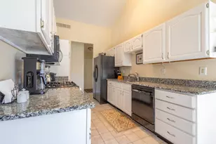 257 Pineview Ln, Valparaiso, IN 46383 - Photo 9