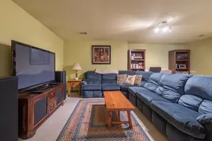 257 Pineview Ln, Valparaiso, IN 46383 - Photo 31