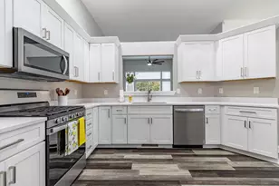 1607 Geranium Cir, Valparaiso, IN 46383 - Photo 19