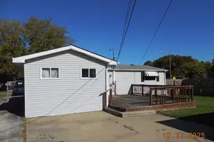 93 Lincoln Ave, Hobart, IN 46342 - Photo 5