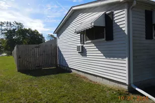 93 Lincoln Ave, Hobart, IN 46342 - Photo 3