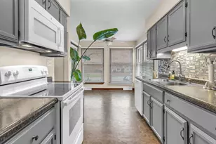 10338 Oreilly Ln, Rensselaer, IN 47978 - Photo 3