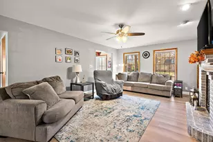 2504 Club Ct, Valparaiso, IN 46383 - Photo 9