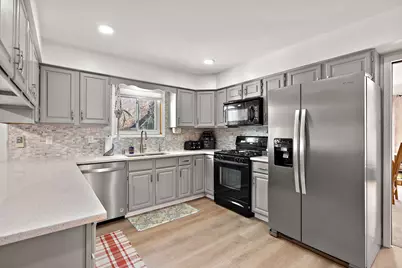 2504 Club Court, Valparaiso, IN 46383 - Photo 17