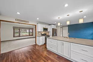 2595 W 65th Ave, Merrillville, IN 46410 - Photo 13