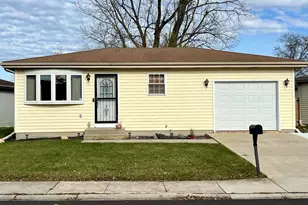 6077 Fillmore Pl, Merrillville, IN 46410 - Photo 3