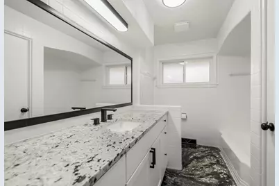 5585 Jackson Street, Merrillville, IN 46410 - Photo 11