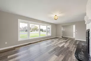 5585 Jackson St, Merrillville, IN 46410 - Photo 9