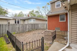 8814 Northcote Ave, Munster, IN 46321 - Photo 29