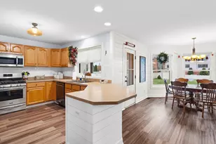 8407 Heron Lake Rd, Saint John, IN 46373 - Photo 3