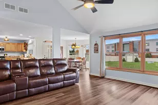 8407 Heron Lake Rd, Saint John, IN 46373 - Photo 7